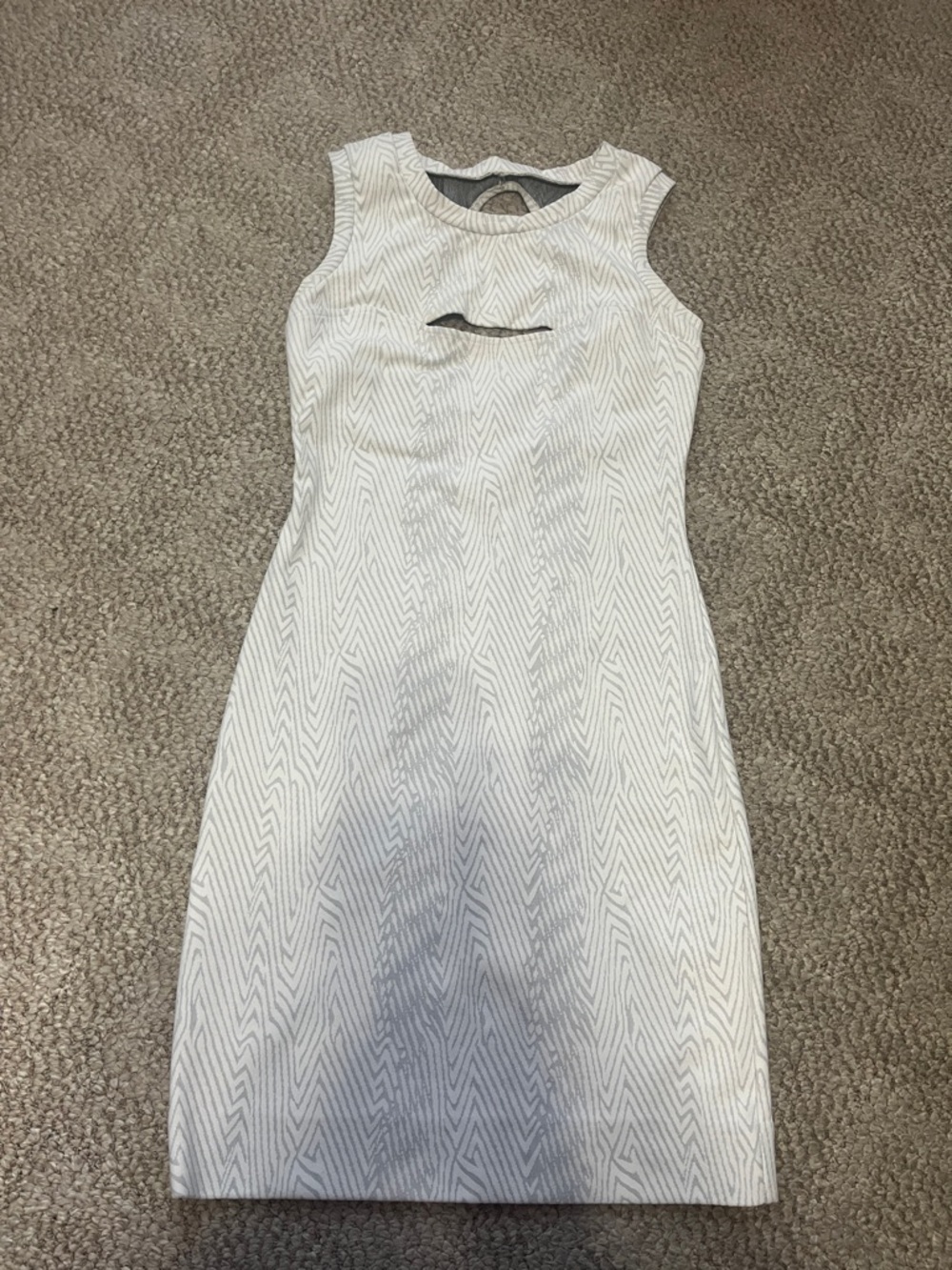 Nicole Miller White Sleeveless Chevron-Texture Sheath Dress